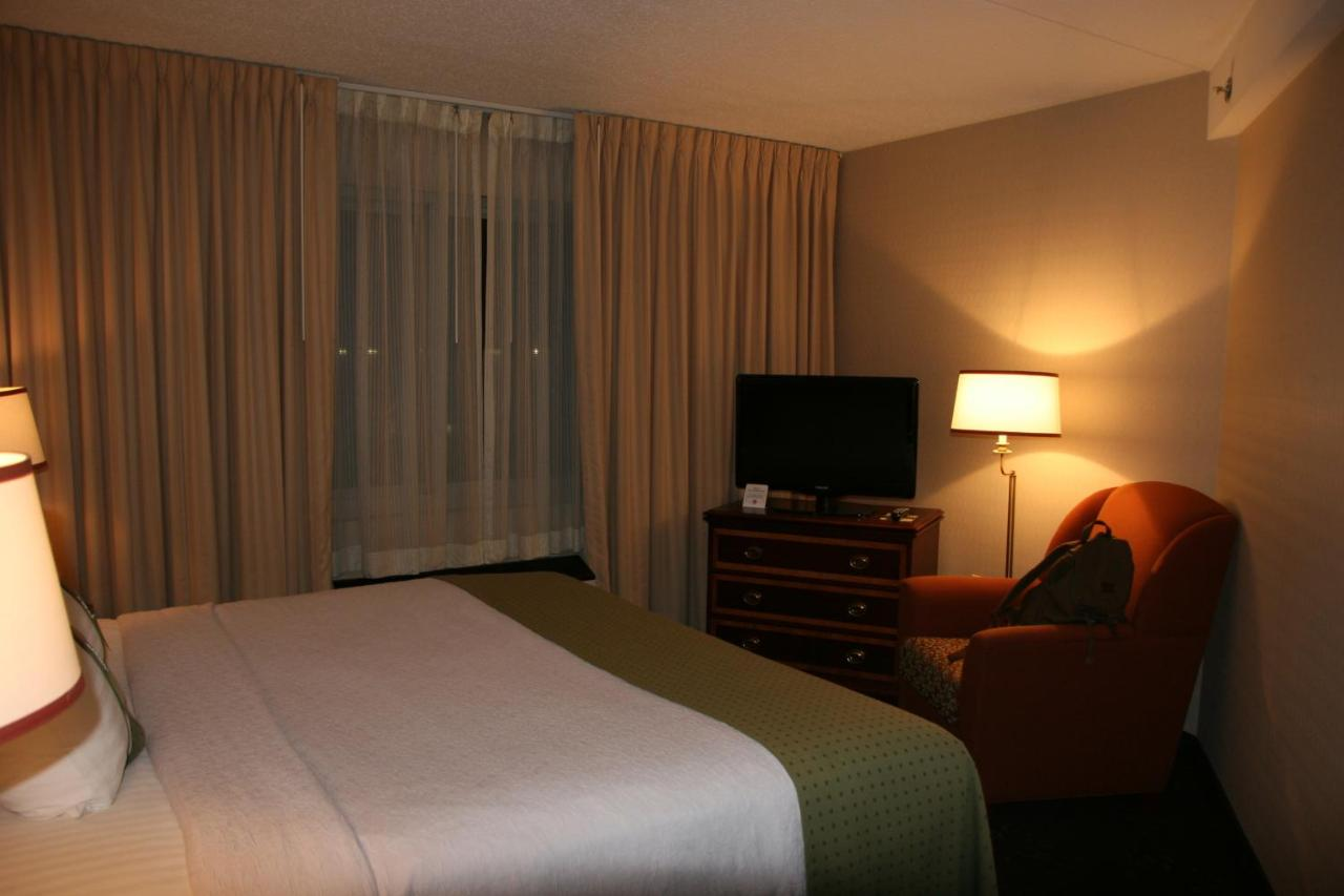 Guest Room - Holiday Inn Budd Lake